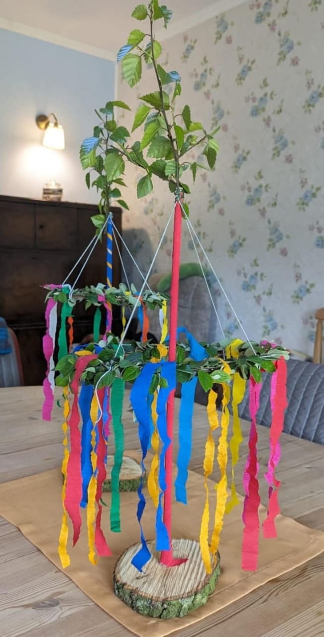 Maibaum-Dekoration